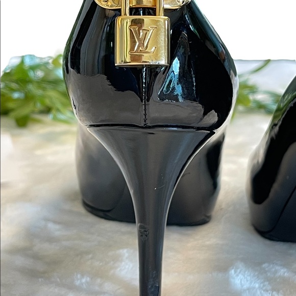 LOUIS VUITTON LV Black Patent Leather Oh Really Peep-toe Pumps Sandals - Picture 3 of 9